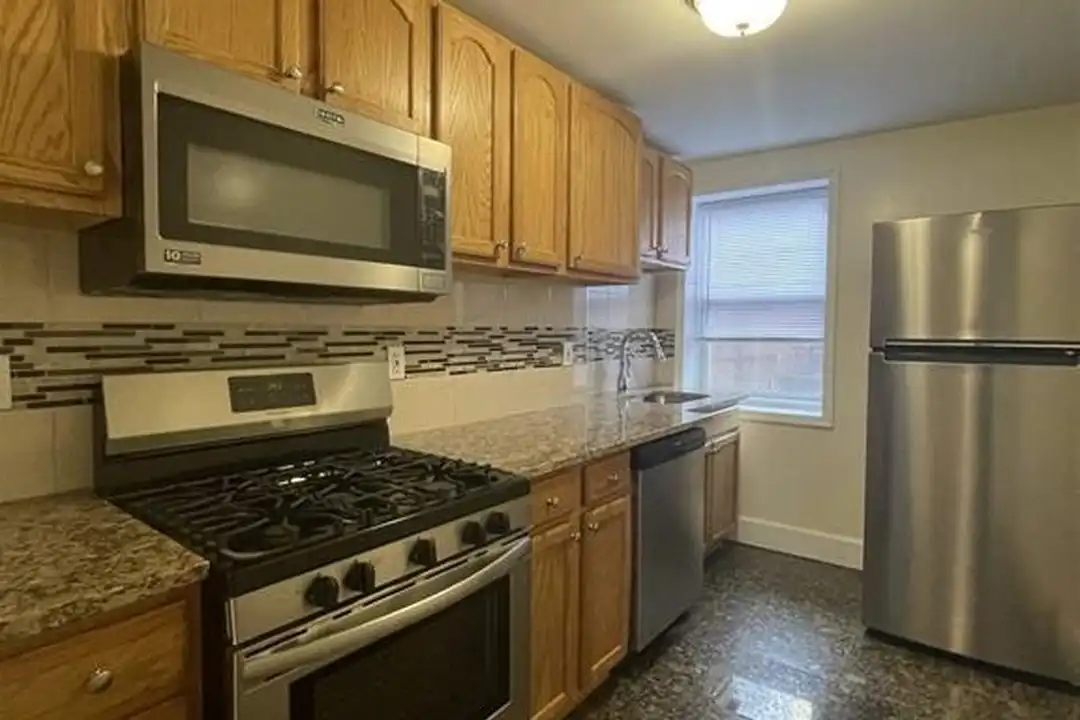 204 Christopher Columbus Dr unit 1 - View 2