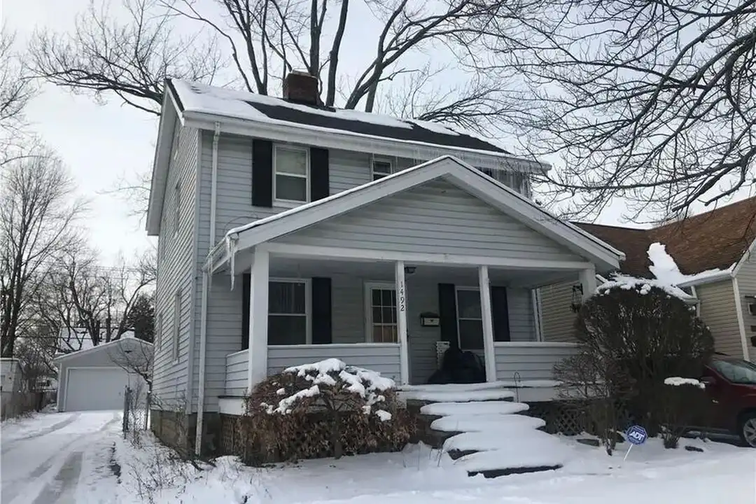 1492 Maplegrove Rd – photo 1