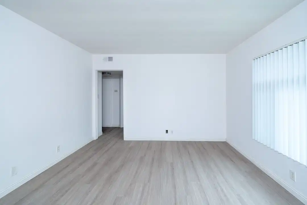 10519 Arrington Ave unit 10519-D - View 3
