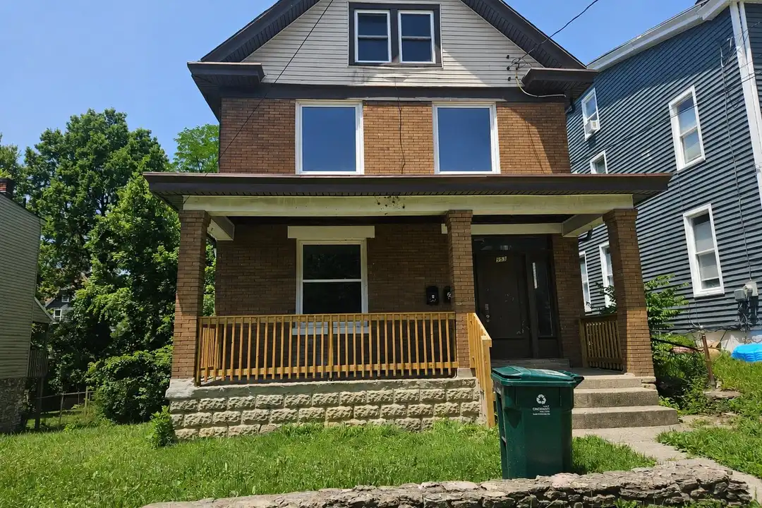 953 Wells St unit 2 – photo 1