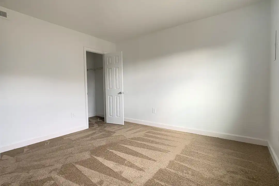 Autumn Ridge Apartments – photo 1 of 43