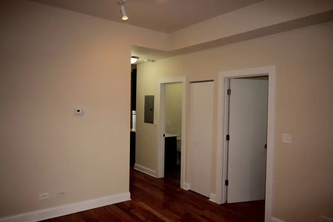 Apartment in West Chicago Township, Smith Park, West Town - More