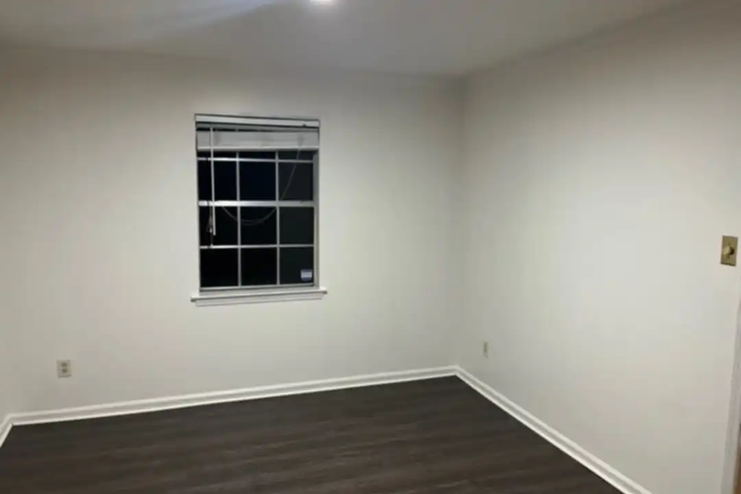 8 Lisa Ct - View 5