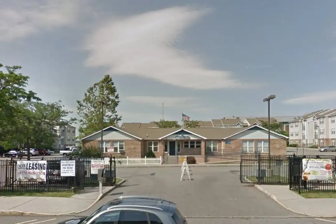 35 12th Ave