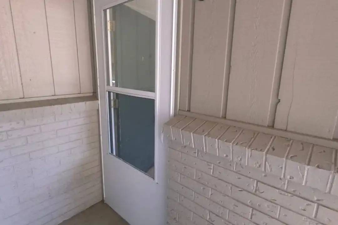 1410 19th St unit 06 - View 2
