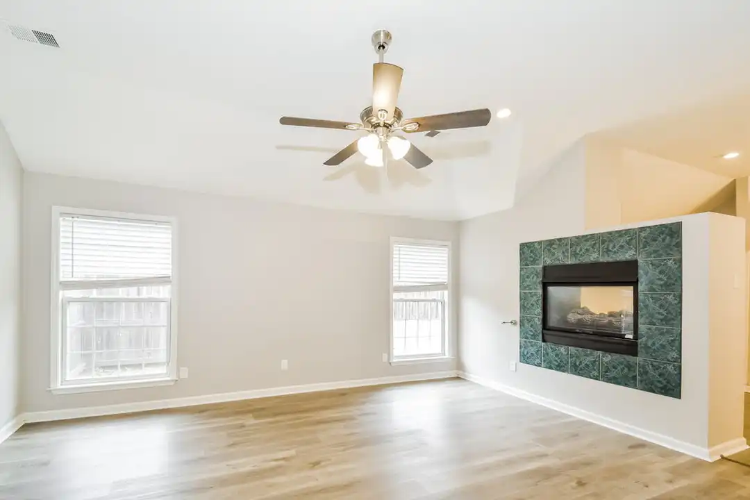 4480 Glenchase Dr - More