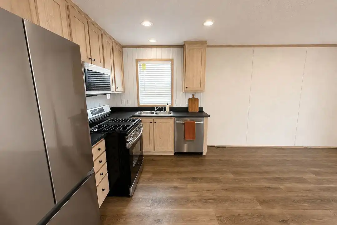 Warren Estates – photo 1