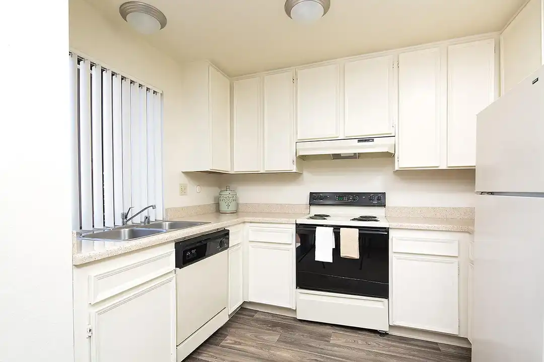 Prado Apartments – photo 1