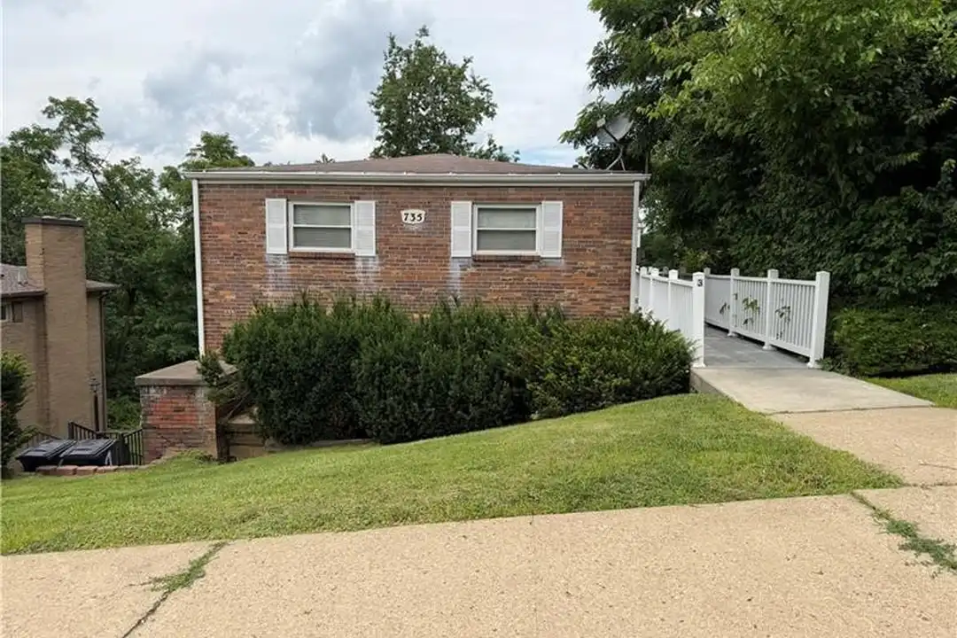 735 Athalia St unit 2 – photo 1 of 15