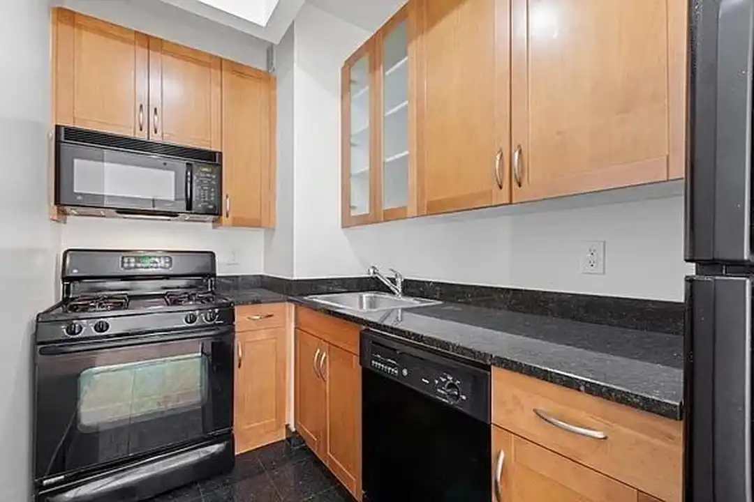67 Wall St unit 20A – pohled 2