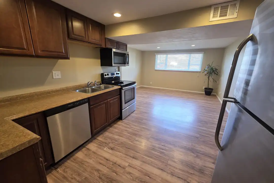9639 Dana Cir unit B - View 3