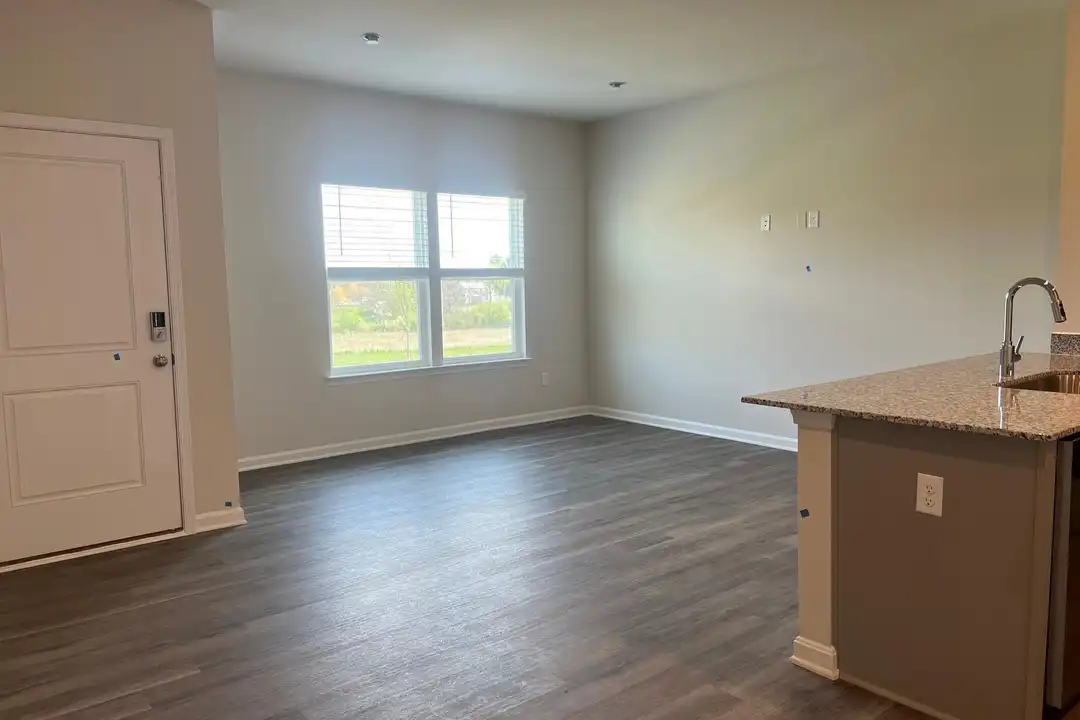 Apartment in Stephens City - View 4