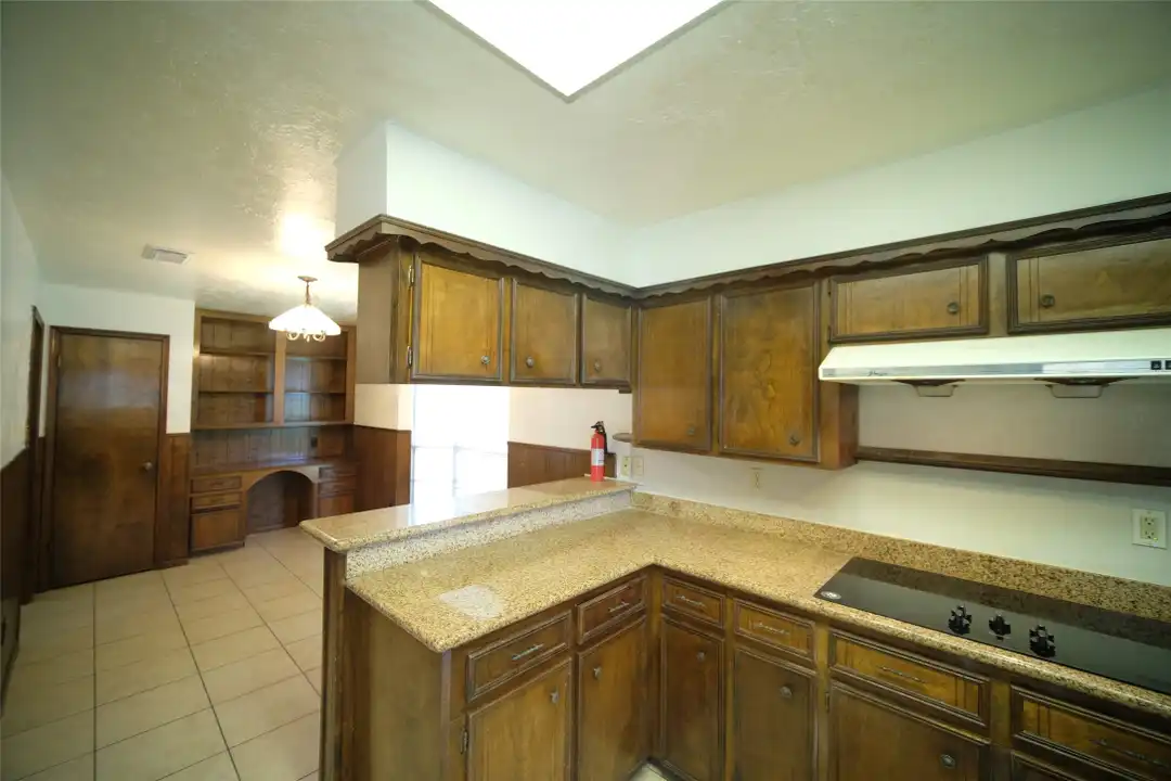 12403 Bexley Dr - More