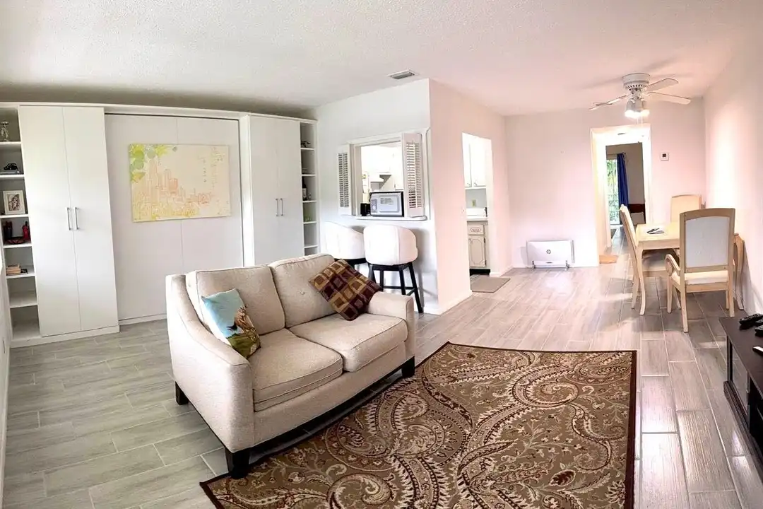 63 Windsor C - More
