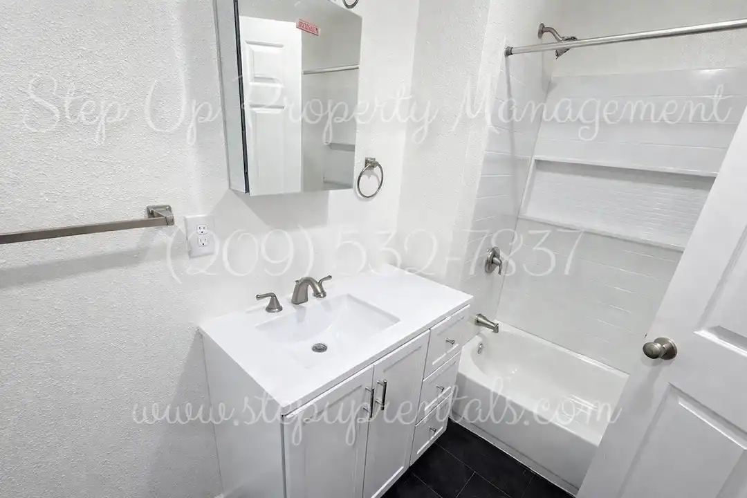 494 Snell St unit 496 - View 6