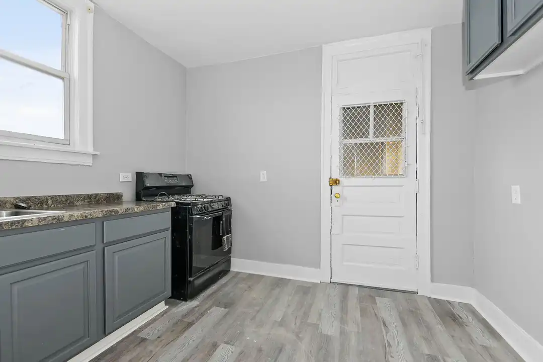 8711 S Morgan St - View 5