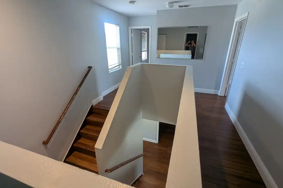 1628 Strathmore Cir - View 4