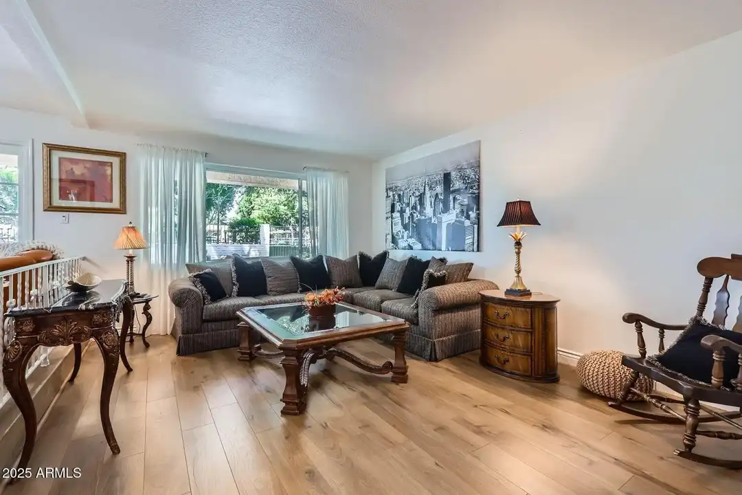 1305 E Steamboat Bend Dr - View 5
