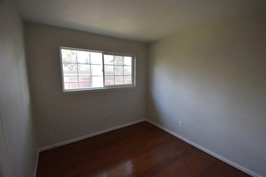 5233 Columbine Way - View 6