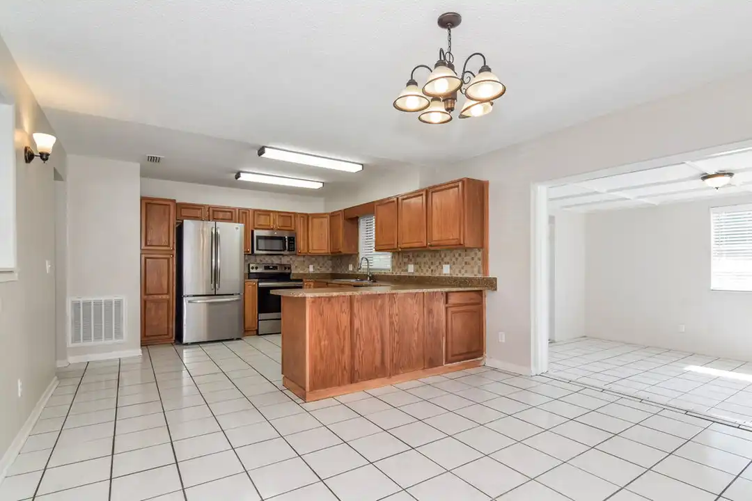 110 7th Jpv St - View 4