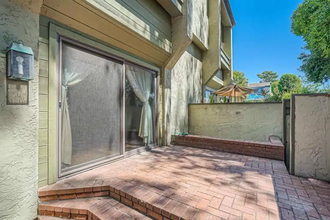 3253 Caminito Eastbluff – pohled 4