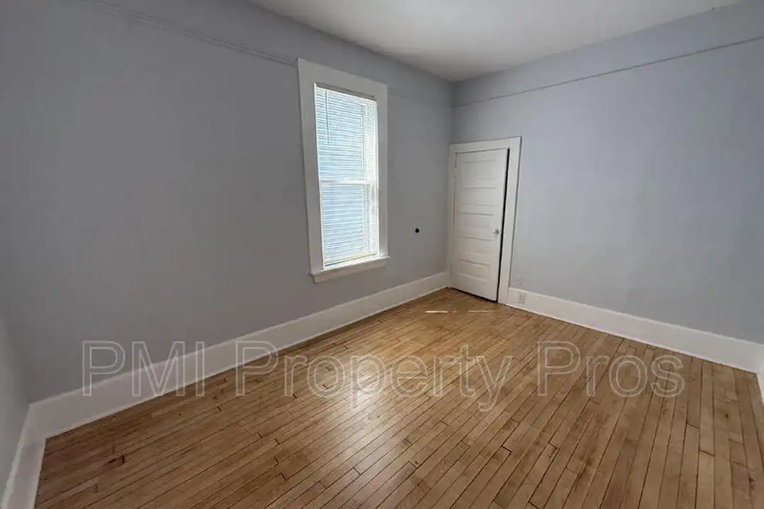 3109 W Walnut St – pohled 6