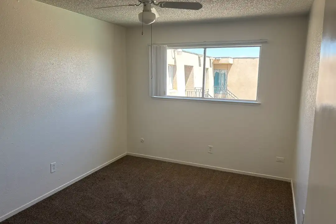 Sierra Vista Apts – photo 1