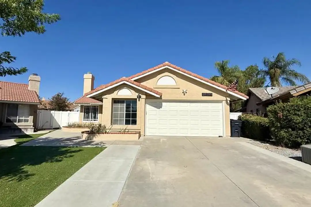 24399 Oakridge Cir – photo 1