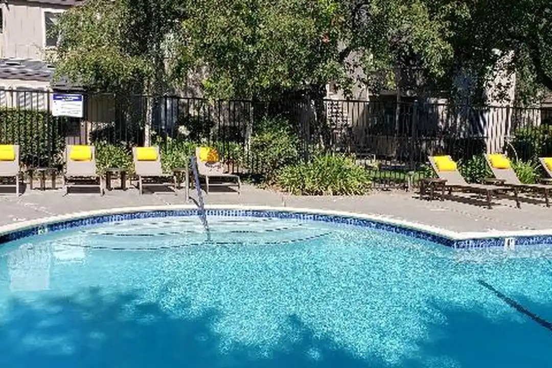 2557 Alvin Ave – photo 1