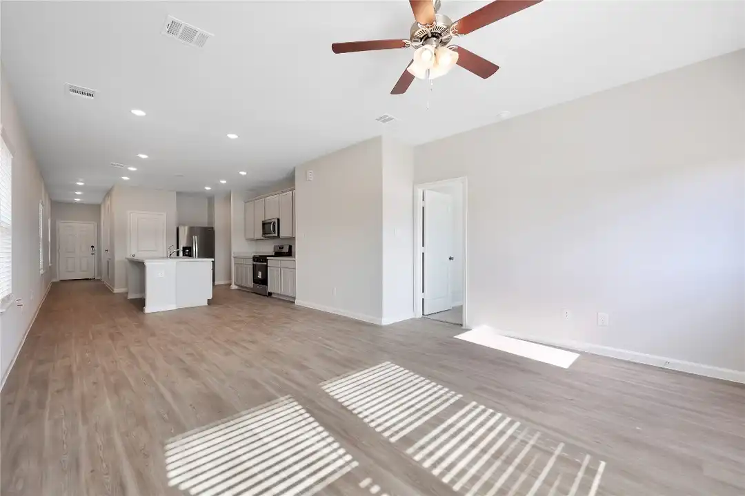 16632 Aurora St - View 5
