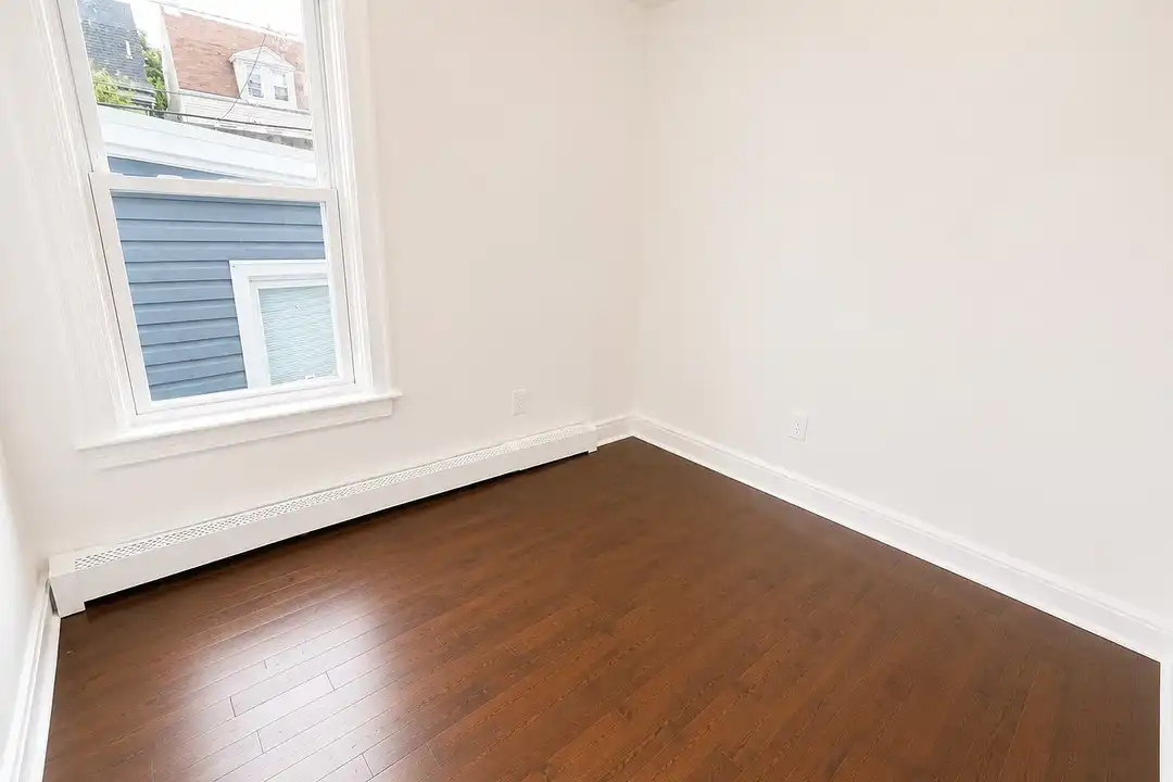 272 S 11th St – photo 1