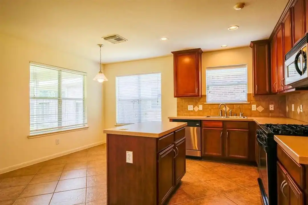 17031 Sperry Landing Dr - View 5