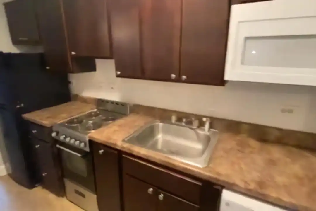 1743 W Bryn Mawr Ave - View 2