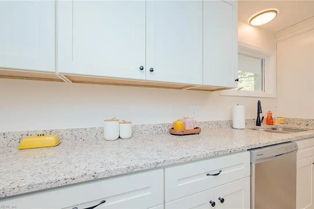 1 Langhorne Rd - More