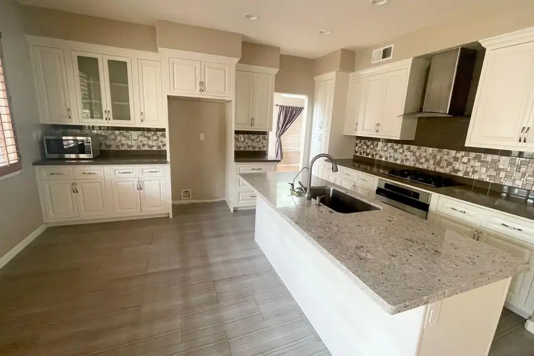 House in Tracy - More