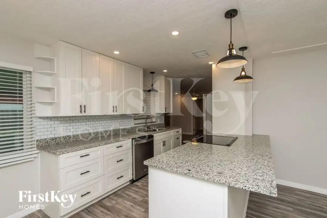 525 Sacre Coeur Dr - View 6