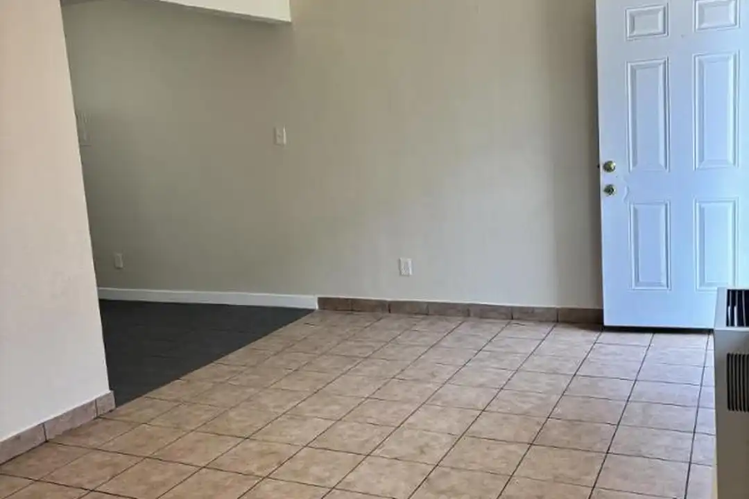 Apartment in Los Angeles, Broadway-Manchester - View 3