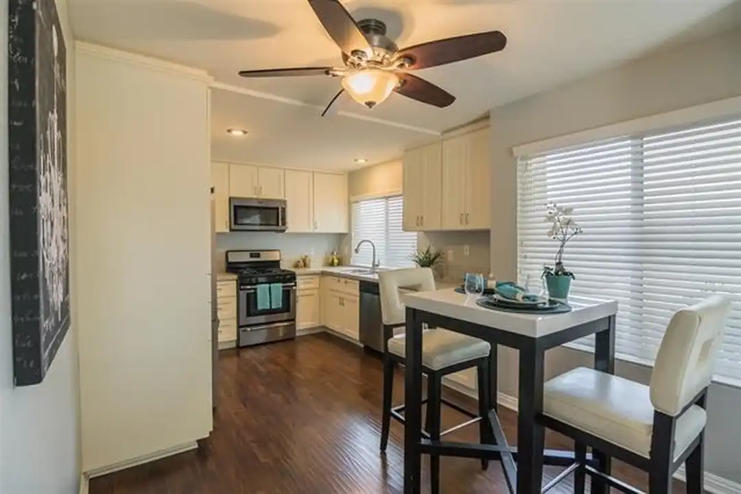 1380 E Washington Ave unit 49W - View 2