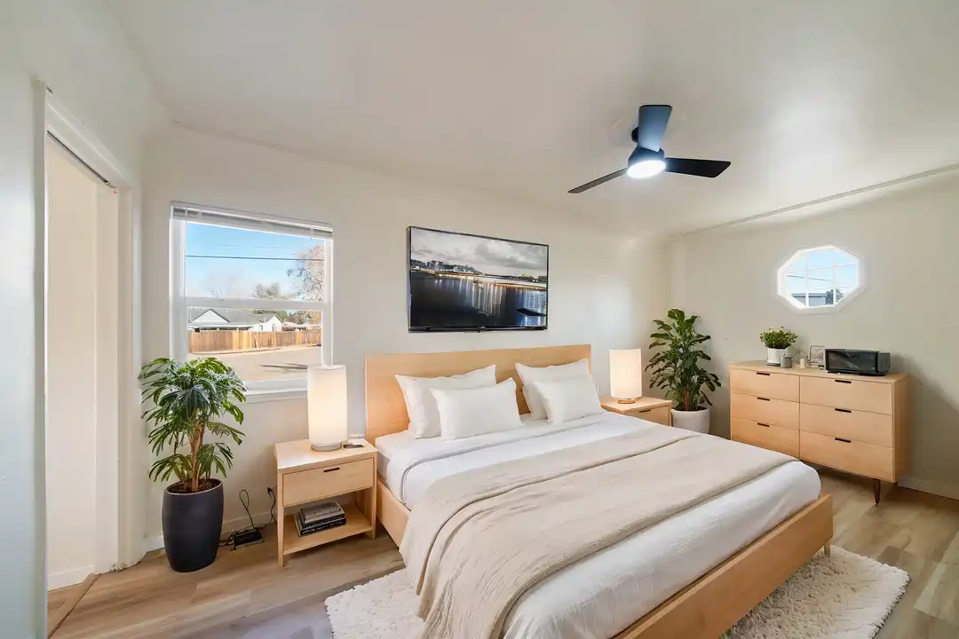 4000 S Delaware St - More