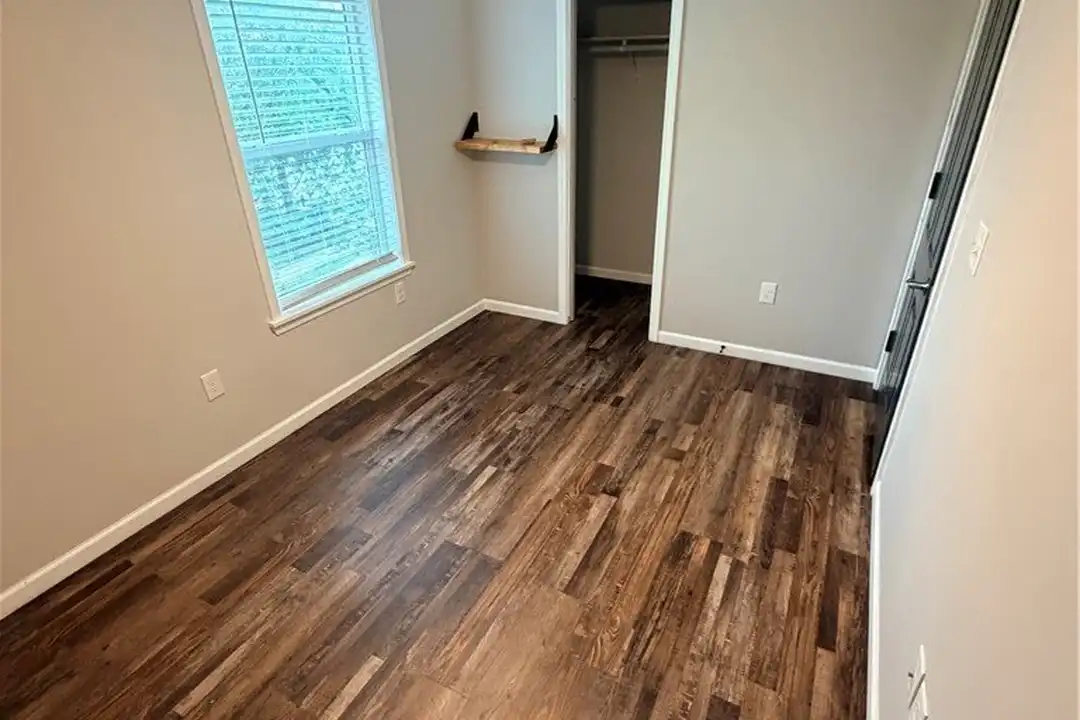 1537 Post Rd #101 - More