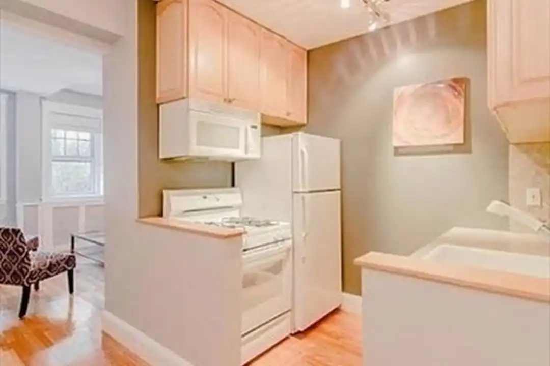2001 Commonwealth Ave unit 2 - View 3