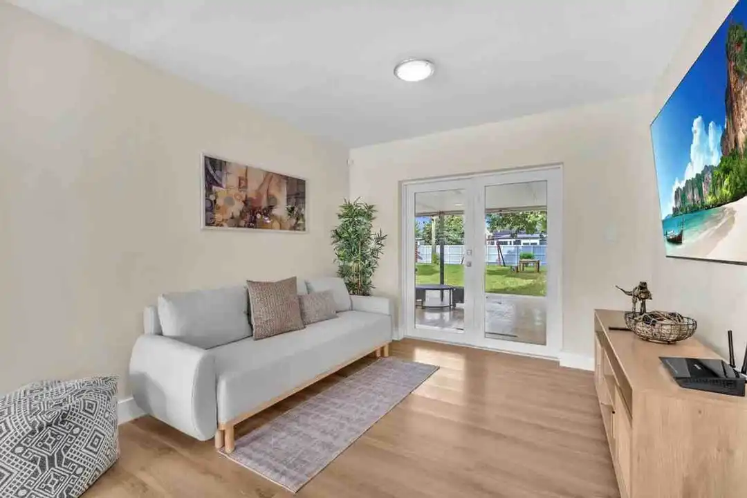 8225 SW 39th St unit 1373700P - More