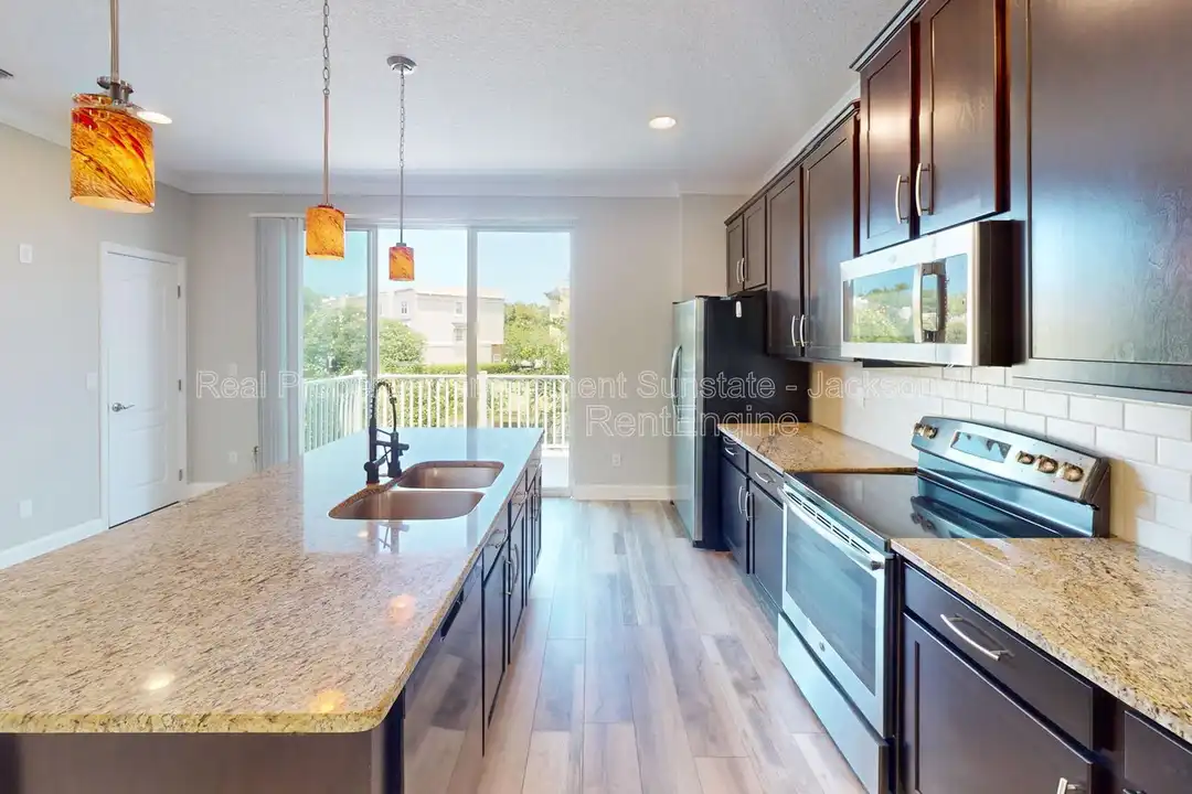 4298 Ellipse Dr - More