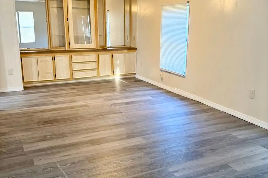 14490 SE 80th Ave - More