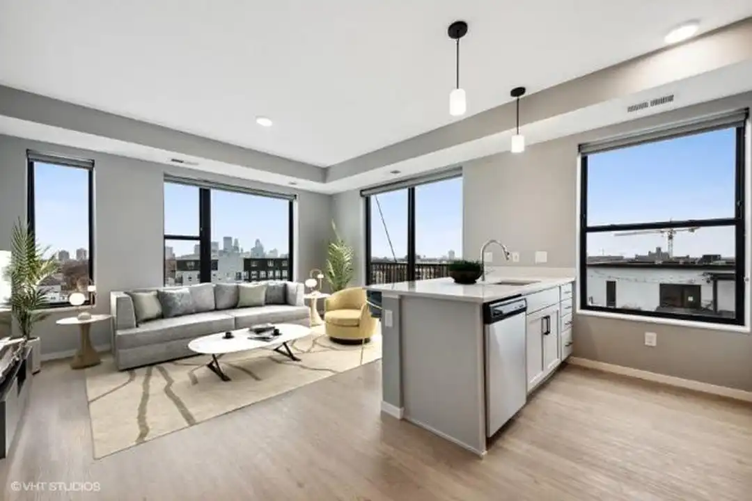 500 W Lake St – pohled 3