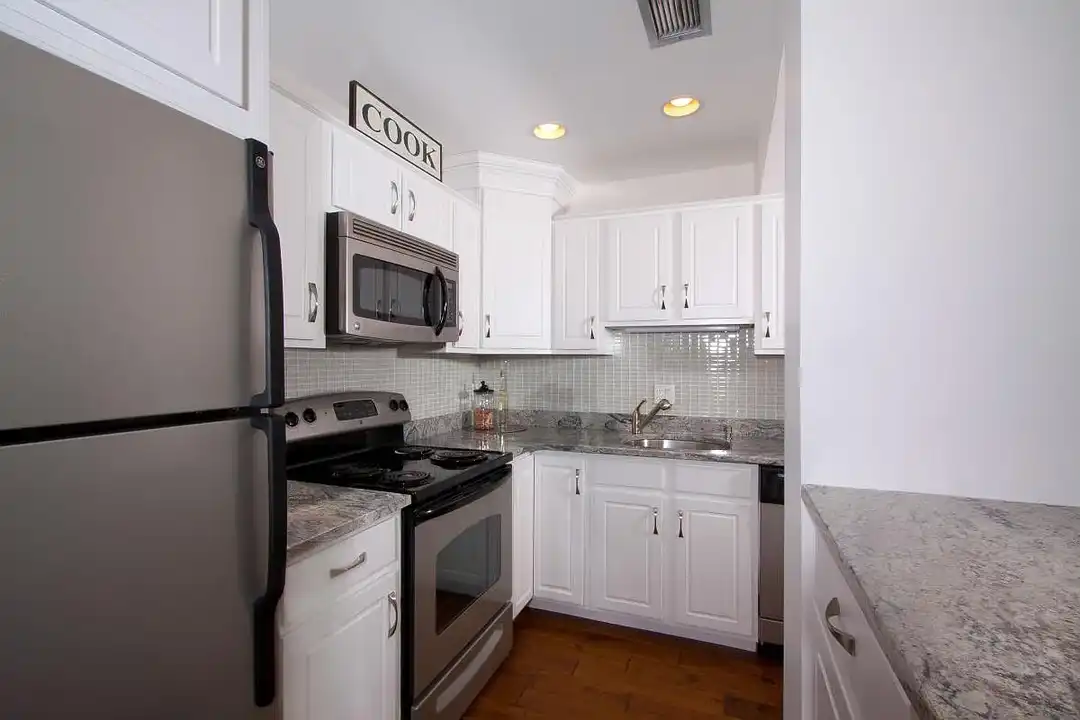 Bowdoin School Apartments – photo 1