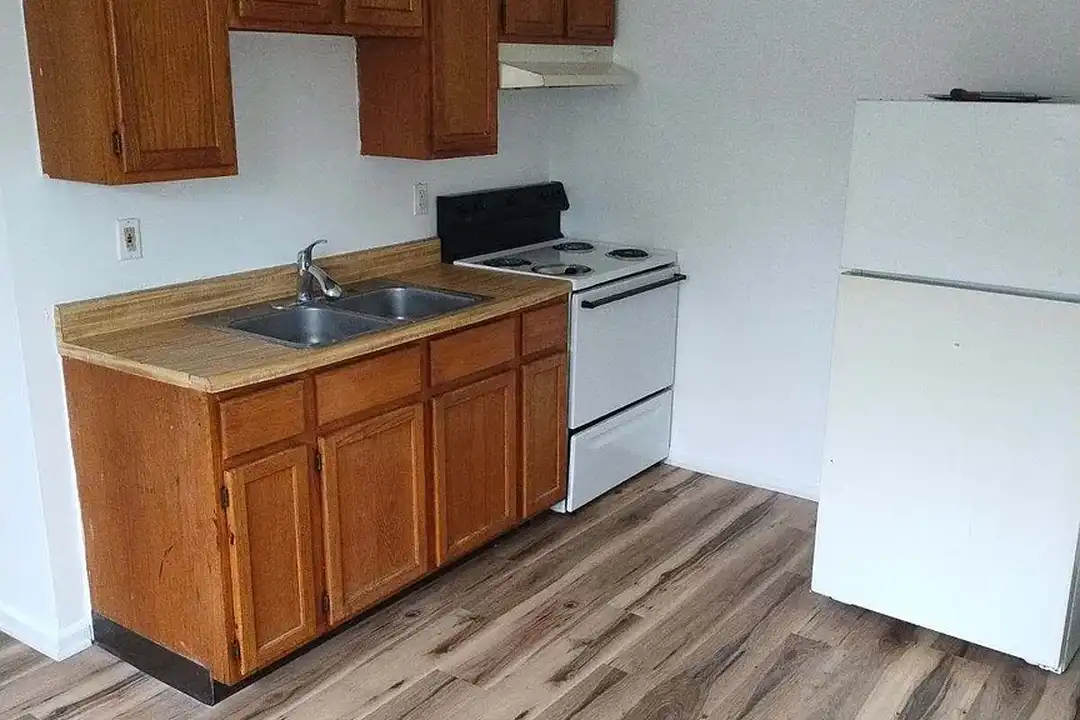 GLORY RIDGE APARTMENTS – photo 1 of 24