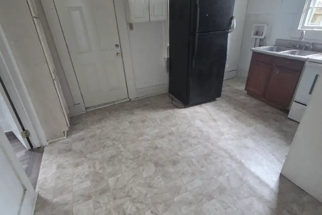 709 N 11th St - View 3