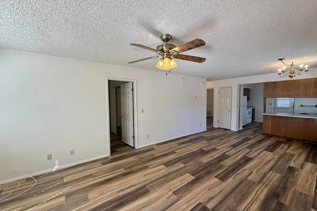 350 Rim Rock Cir #2 - View 5