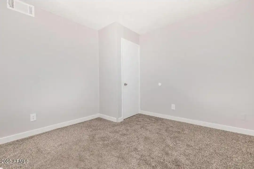 10860 N 85th Ave - View 6